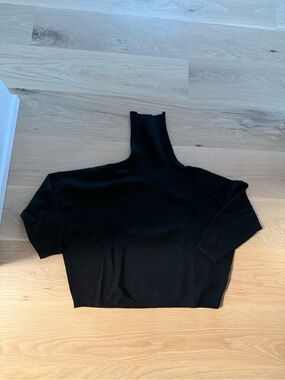 Crush sz 2 Gilbert Cashmere sweater black